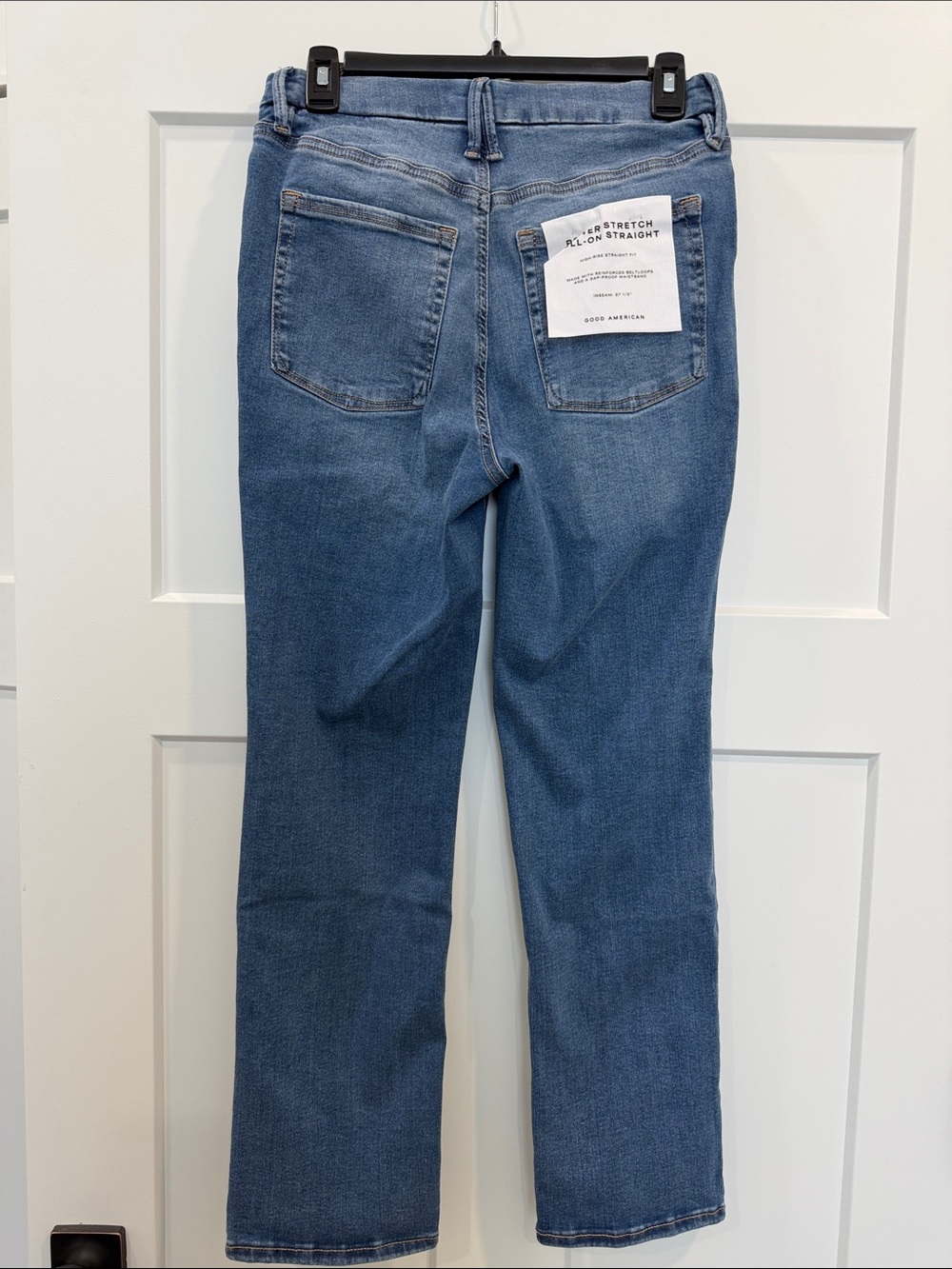 Good American Straight Leg Jeans in Medium Blue Wash NWT